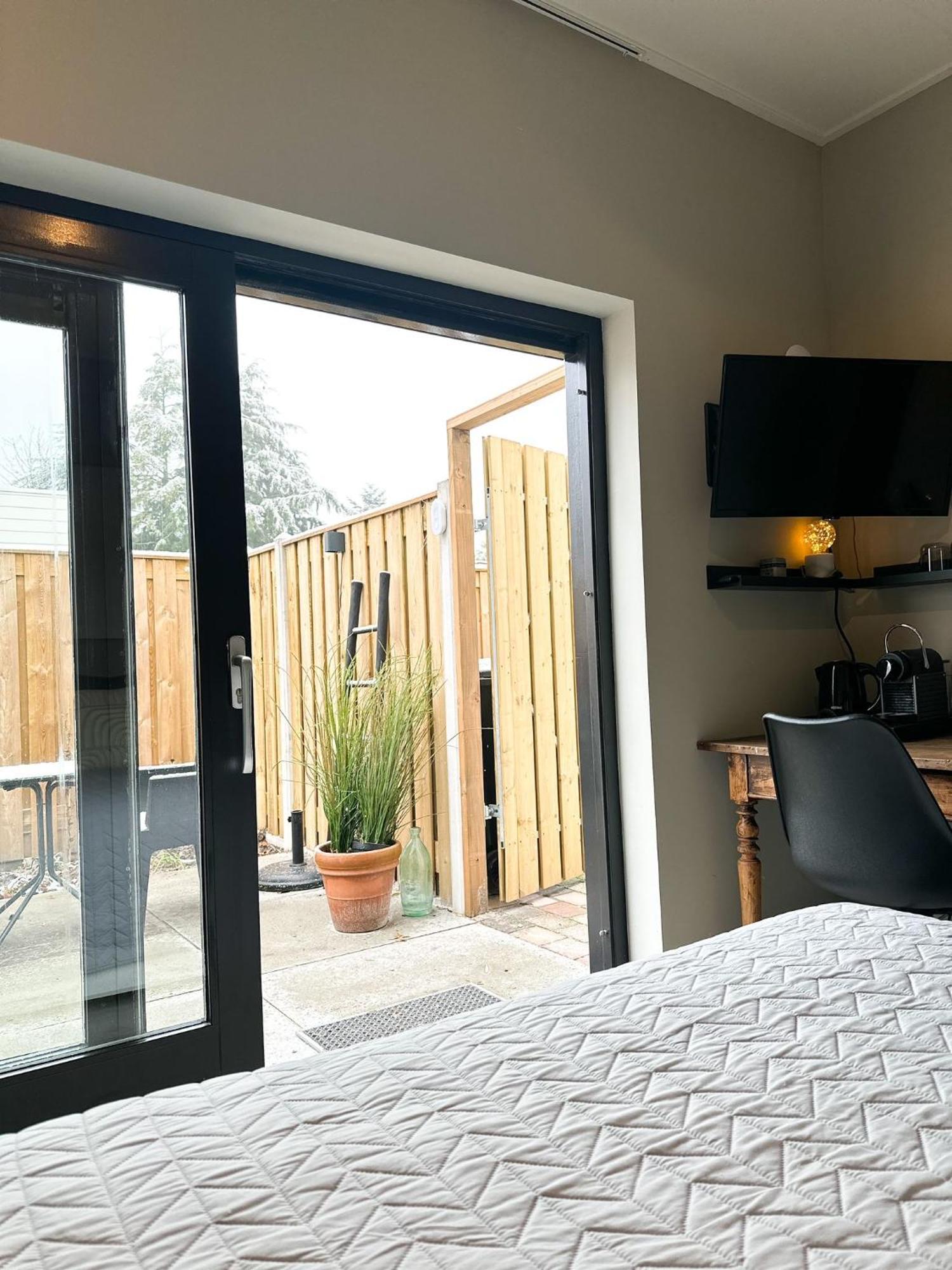Bed & Breakfast Waterpoort - Incl Gratis Licht Ontbijt En Parking 斯内克 外观 照片
